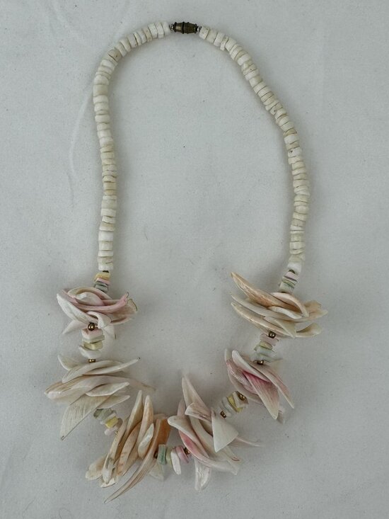 Vintage Shell Necklace 18" Natural Tropical Puka Shell Beach Choker Pink White - Picture 3 of 10